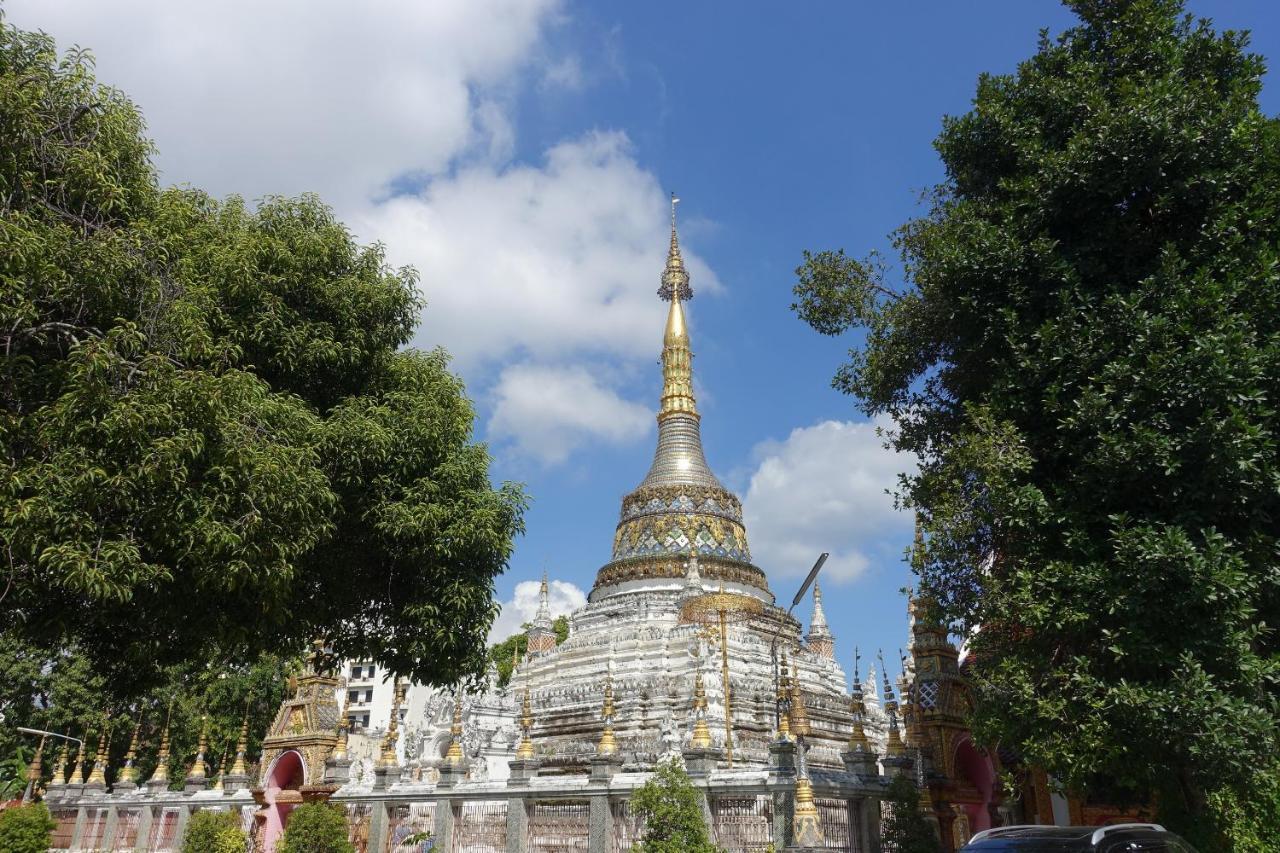 The Signature Hotel @ Thapae Chiang Mai Exterior photo
