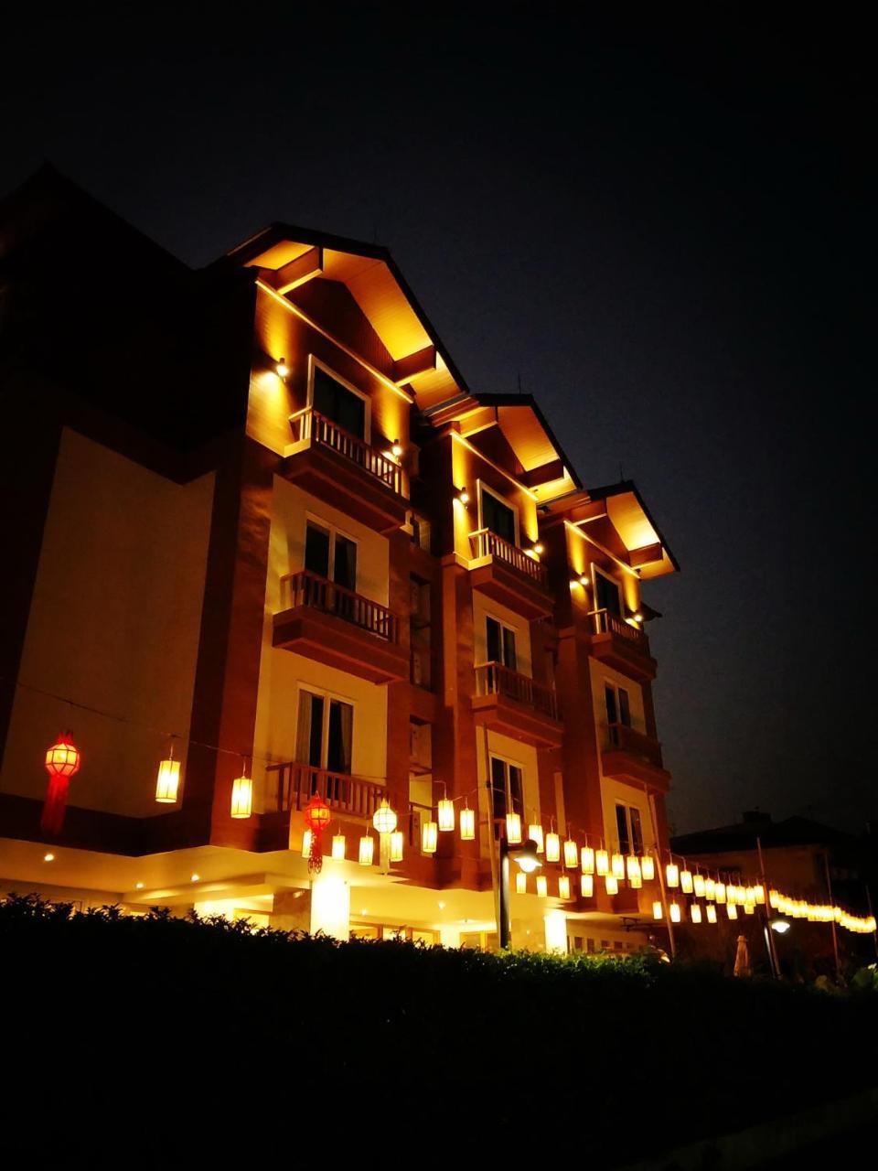 The Signature Hotel @ Thapae Chiang Mai Exterior photo